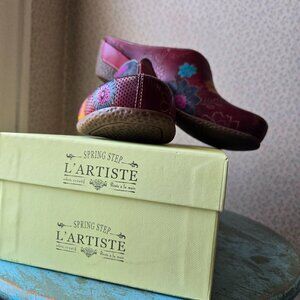 L'ATISTE Red and Blue Mules with Unique Curved Shape